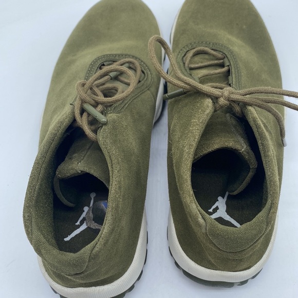 Womens NIKE AIR JORDAN
FUTURE Olive Trainers AR0726-300 - Picture 3 of 15